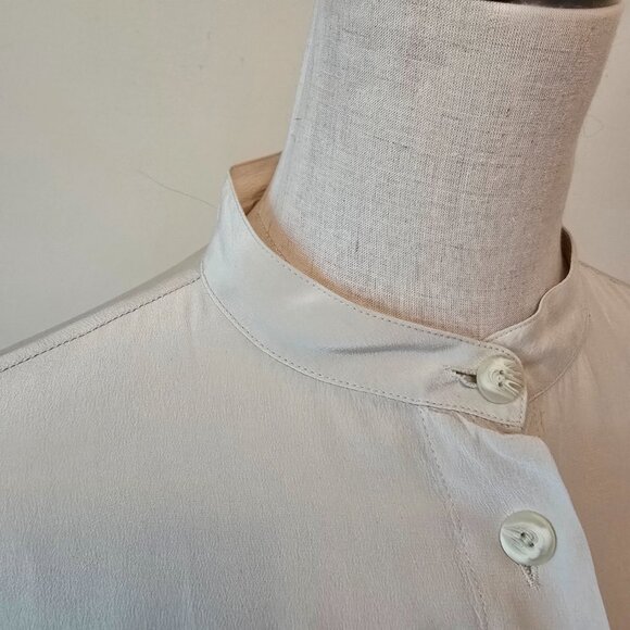 Jacqueline Ferrar - Vintage 100% Silk Mandarin Collar Blouse in a Cream White - Picture 3 of 11